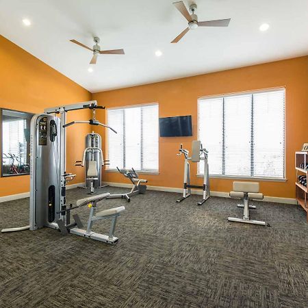 Spacious Furnished Resort Style Apartments Tomball Esterno foto